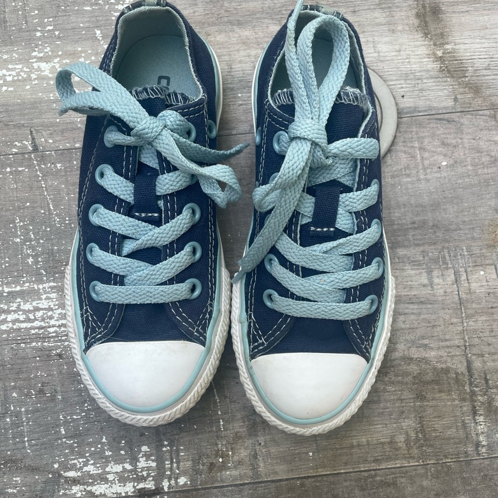 Little kids Converse size 10.5 - Picture 6 of 10